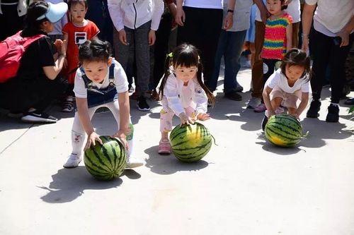 吃瓜群众收费,揭秘网络热议背后的利益链