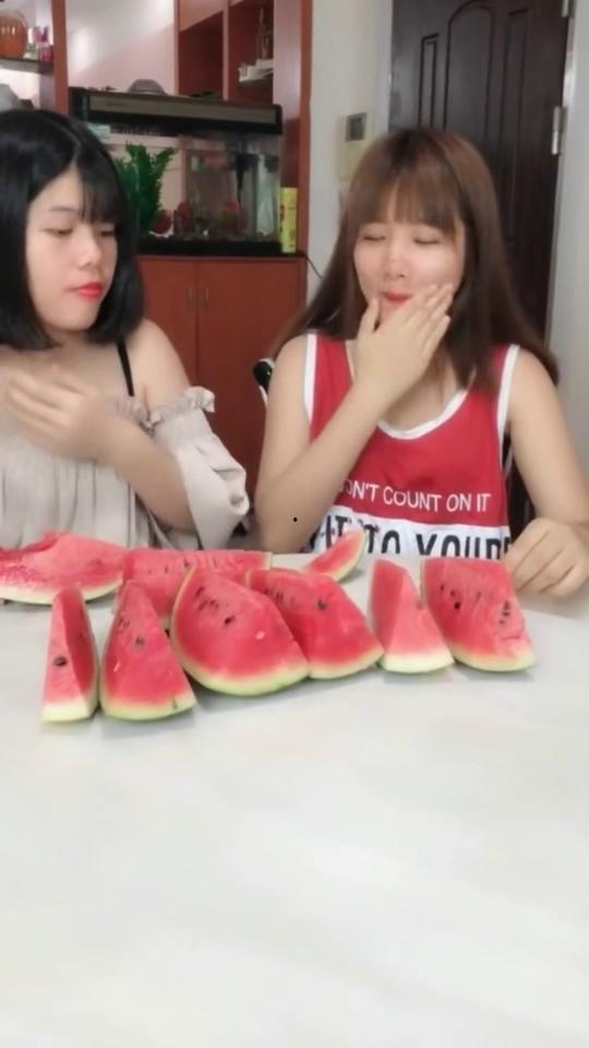 吃无瓜的少女,独特个性与青春风采