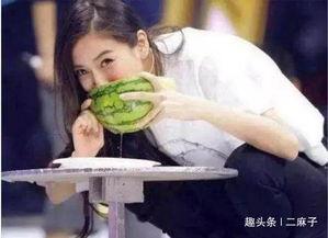 站着吃瓜蹲着看,揭秘不同姿势下的娱乐体验差异